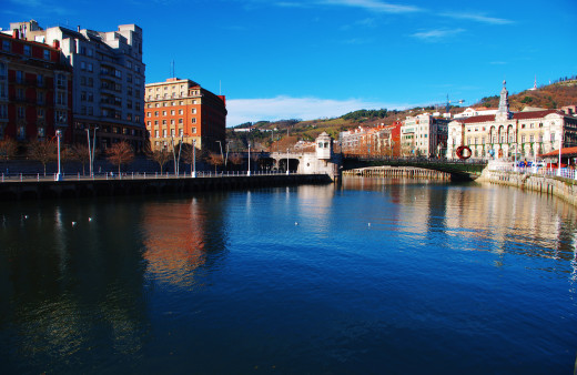 799212 (a): :2600x1690